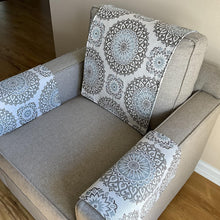 Cargar imagen en el visor de la galería, Armrest Covers " Blue Medallion " Design