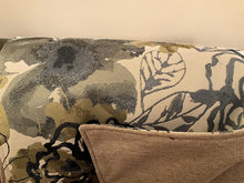 Cargar imagen en el visor de la galería, 3PC. Set Headrest Cover and Armrest covers "Blue Flowers"