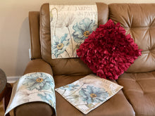 Cargar imagen en el visor de la galería, Set of Blue Flower headrest cover and armrests