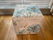 Load image into Gallery viewer, Cube Ottoman Foral design 17x17x17

