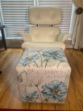 Load image into Gallery viewer, Cube Ottoman Foral design 17x17x17
